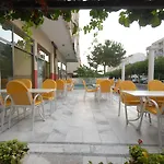 Dias فندق