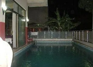 Dias クシャダス